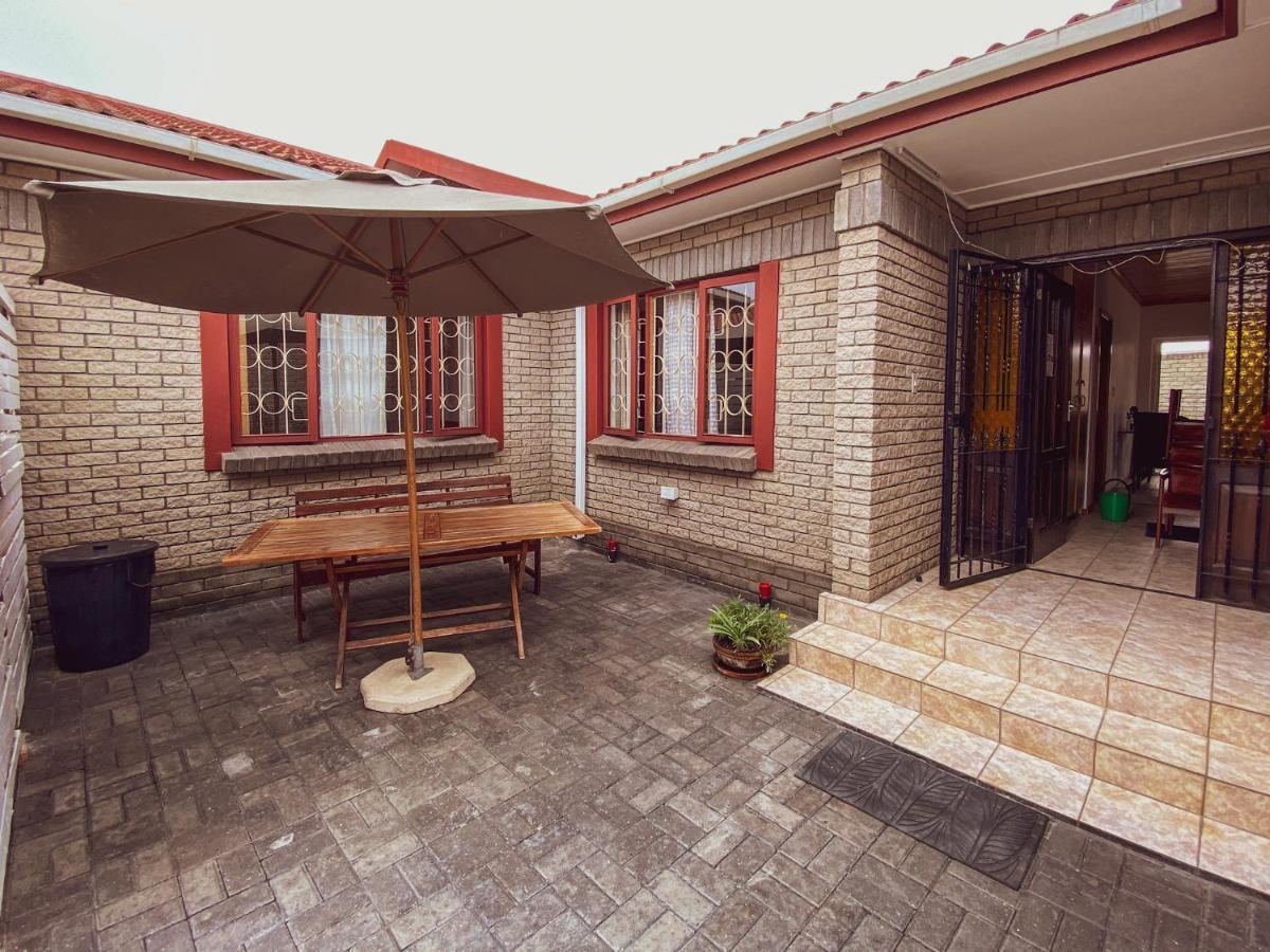 All African Colours Guesthouse Swakopmund Dış mekan fotoğraf
